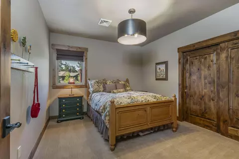 60490 Snap Shot Loop, Bend, OR 97702 photo 17