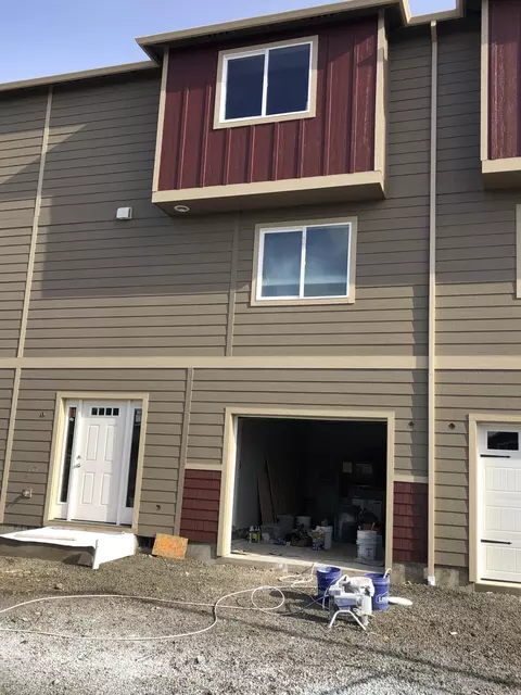 7876 28th St, White City, OR 97503