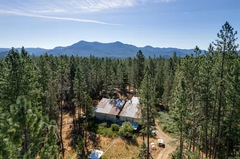 9184 W Evans Cr Rd, Rogue River, OR 97537