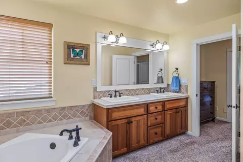 60992 Creekstone Loop, Bend, OR 97702 photo 28