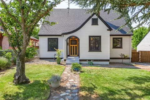 1422 Euclid Ave, Medford, OR 97504