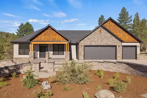 1126 Paper Birch Way, Klamath Falls, OR 97601
