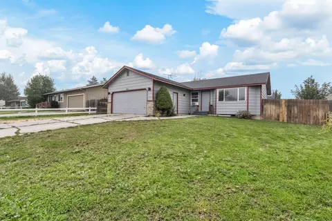 2856 SW Pumice Pl, Redmond, OR 97756