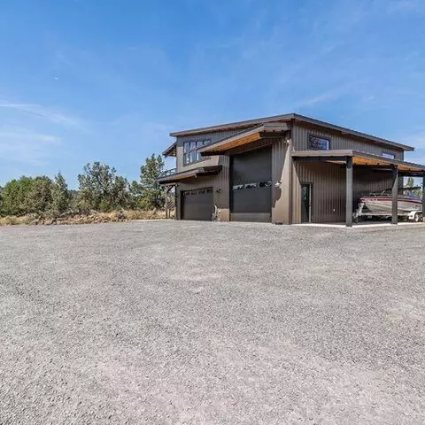 21425 Gift Rd, Bend, OR 97703 photo 2
