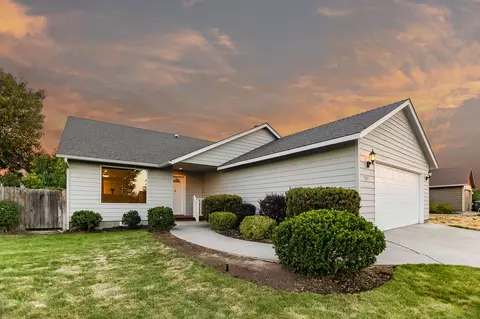 565 NE Marigold St, Madras, OR 97741