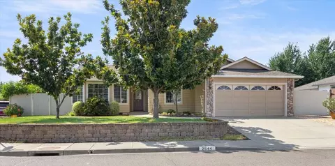 2644 Devonshire Pl, Central Point, OR 97502