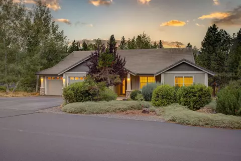 19650 SW Blue Sky Ln, Bend, OR 97702