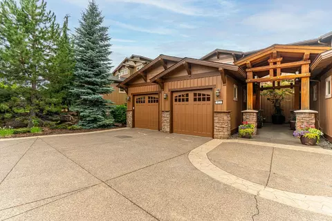 913 SW Vantage Point Way, Bend, OR 97702