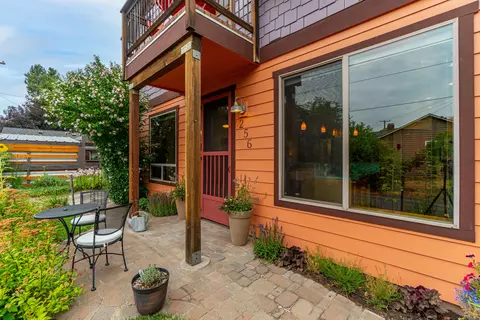 256 NW St Helens Pl, Bend, OR 97703