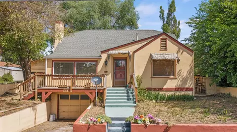 2211 Oregon Ave, Klamath Falls, OR 97601