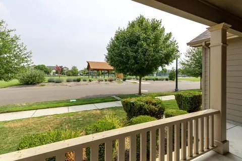 514 Stone Pointe Dr, Central Point, OR 97502 photo 6