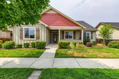 514 Stone Pointe Dr, Central Point, OR 97502