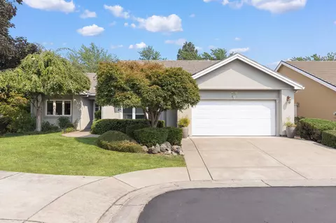 610 Cherrywood Dr, Medford, OR 97504