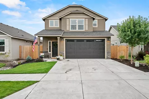 3055 NW Dogwood Ave, Redmond, OR 97756