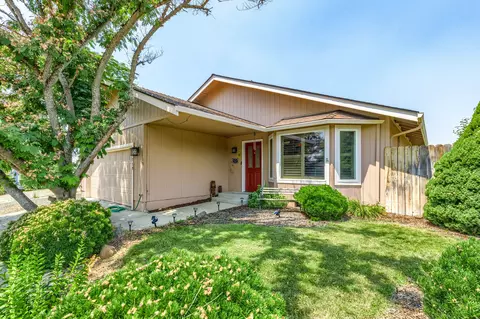 119 Osprey Dr, Eagle Point, OR 97524 photo 2