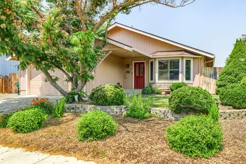 119 Osprey Dr, Eagle Point, OR 97524