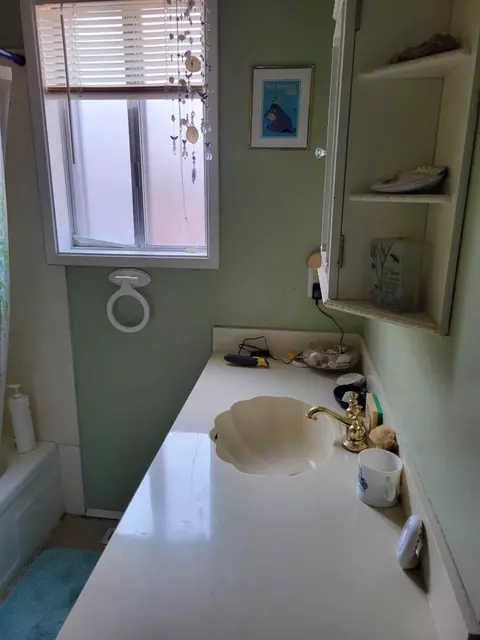 506 S Royal Ave, Eagle Point, OR 97524 photo 2