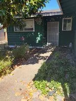 506 S Royal Ave, Eagle Point, OR 97524
