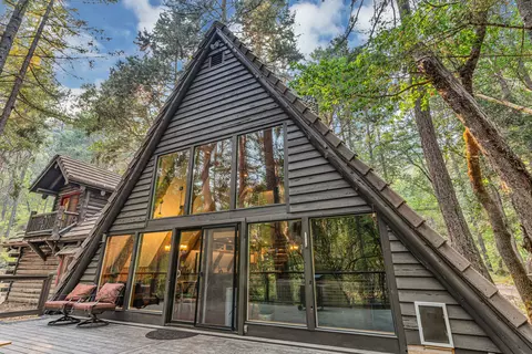 3435 Wards Creek Rd, Rogue River, OR 97537