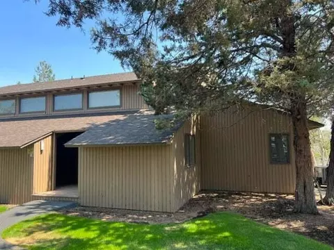 2280 Snowgoose Dr #RV6C, Redmond, OR 97756