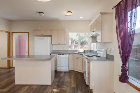 61189 Larkspur Loop, Bend, OR 97702 photo 3