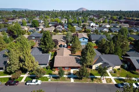 61189 Larkspur Loop, Bend, OR 97702