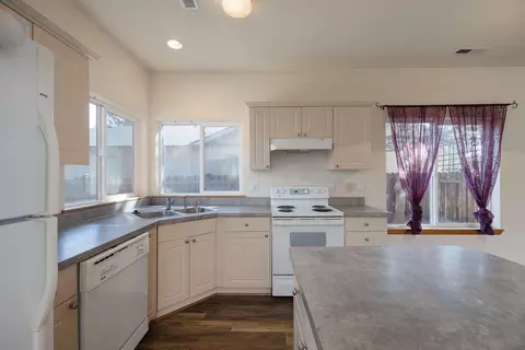 61189 Larkspur Loop, Bend, OR 97702 photo 4