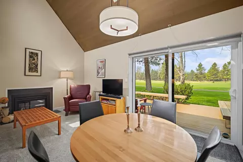 57283 Overlook Rd #11, Sunriver, OR 97707