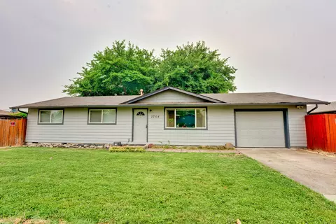 2764 Village Blvd, White City, OR 97503