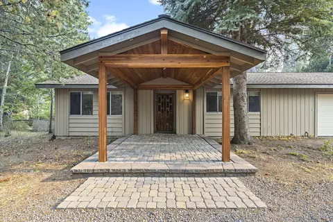 17315 Elsinore Rd, Bend, OR 97707