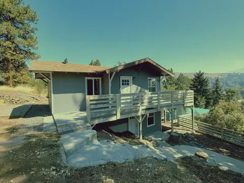 1405 Delta St, Klamath Falls, OR 97601