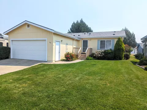 1188 NE 27th St #101, Bend, OR 97701