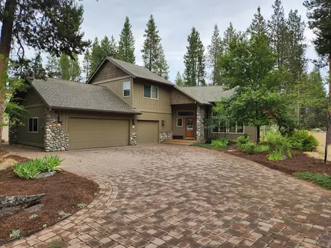 57730 Filbert Ln #26, Sunriver, OR 97707