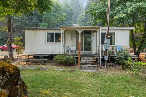 5045 Redwood Highway Hwy, Grants Pass, OR 97527