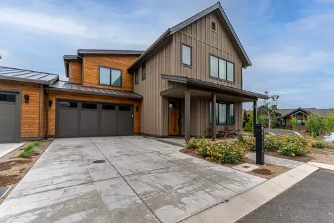 61303 Mcroberts Ln #34, Bend, OR 97702