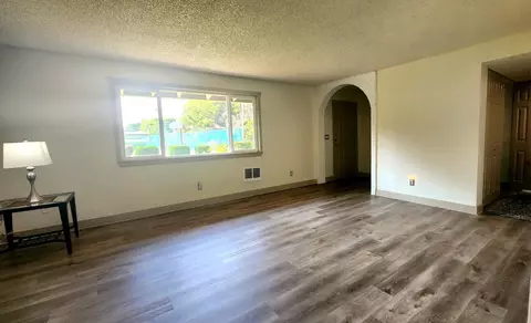 2927 NE Rene Ave, Gresham, OR 97030 photo 4