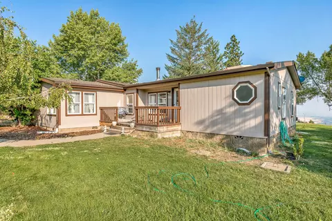 8509 Tenino Ter, Eagle Point, OR 97524