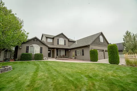 3036 SW Cascade Vista Dr, Redmond, OR 97756