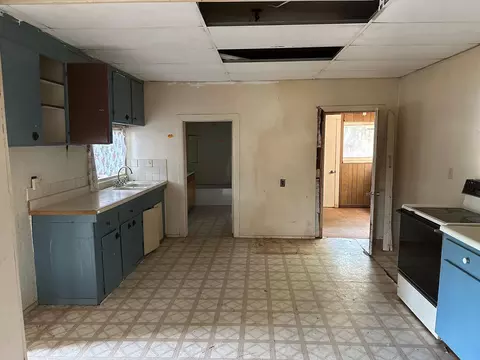 236 5th St, Glendale, OR 97442 photo 5