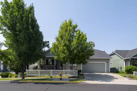3673 SW 30th St, Redmond, OR 97756