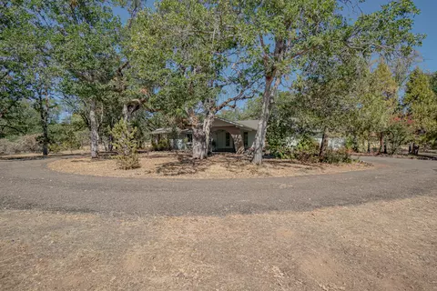 8622 Hwy 234, Central Point, OR 97502