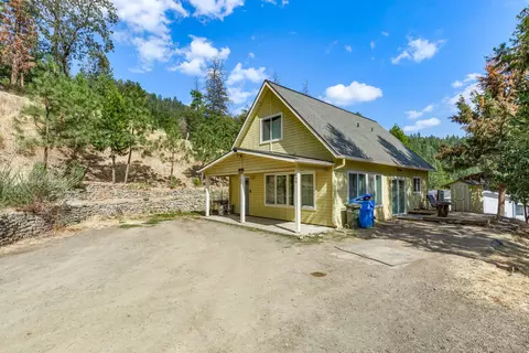699 Evergreen Dr, Prospect, OR 97536