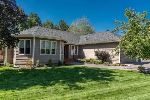 1013 NE Paula Dr, Bend, OR 97701