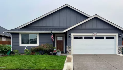 2759 Esther Ln, Grants Pass, OR 97527