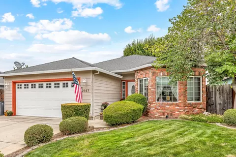2147 Milford Dr, Medford, OR 97501