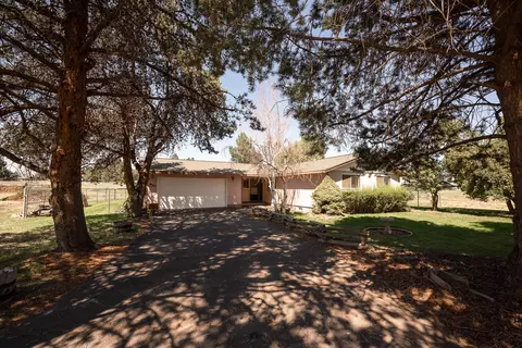 21646 Old Red Rd, Bend, OR 97702