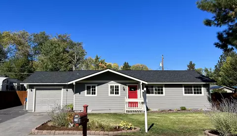 1336 NE Hollinshead Dr, Bend, OR 97701