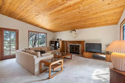 2673 NW Lynch Ct, Redmond, OR 97756