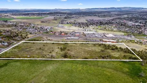 0 NW Lee St, Madras, OR 97741