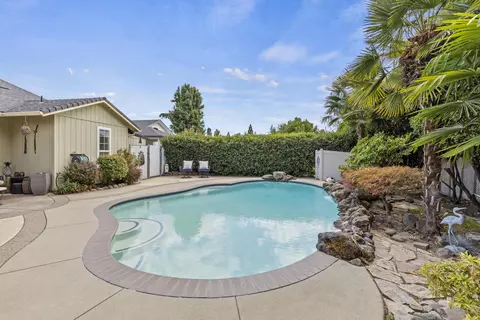1271 Joshua Ct, Central Point, OR 97502